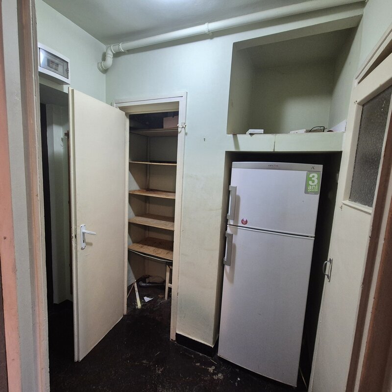 Basarab metrou, Calea Grivitei.