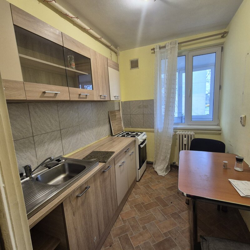 Basarab metrou, Calea Grivitei.