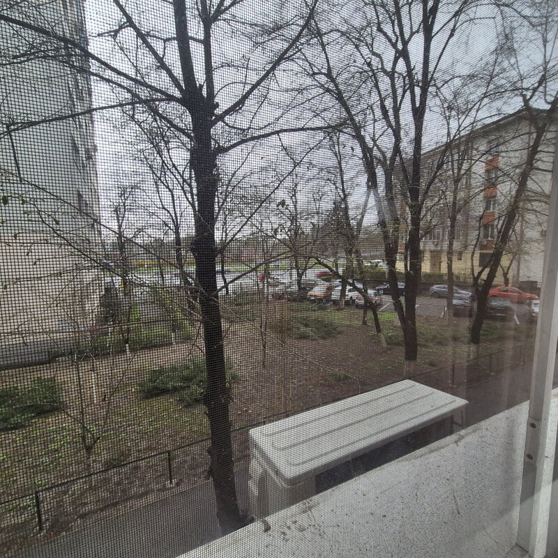 Basarab metrou, Calea Grivitei.