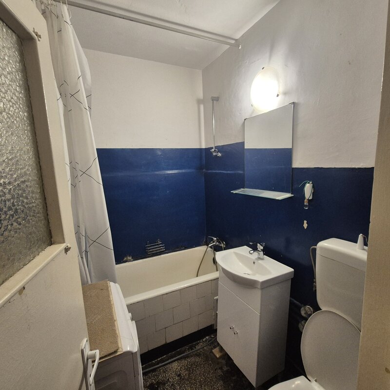 Basarab metrou, Calea Grivitei.