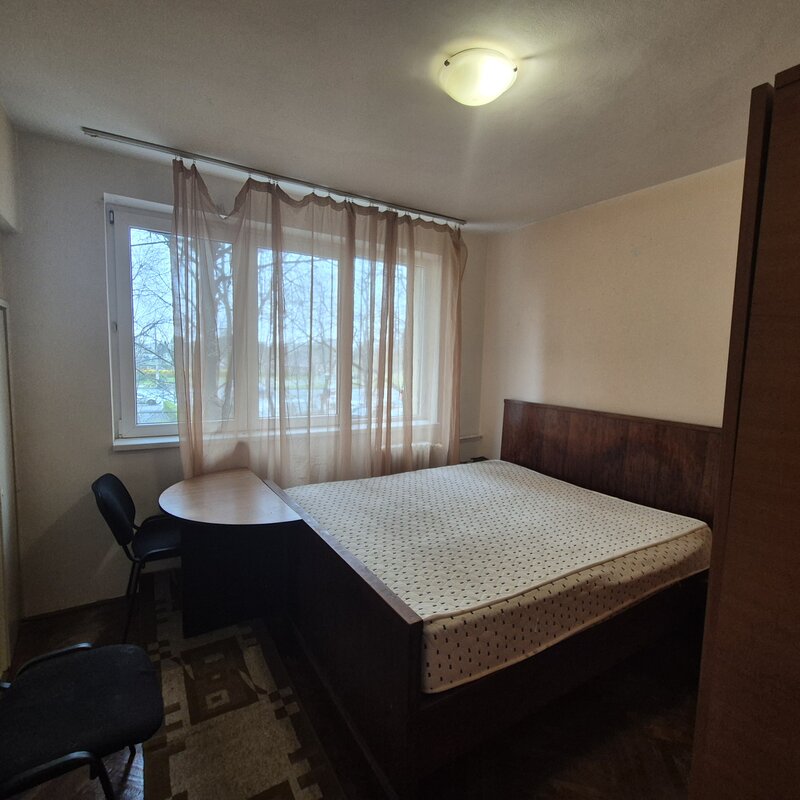 Basarab metrou, Calea Grivitei.